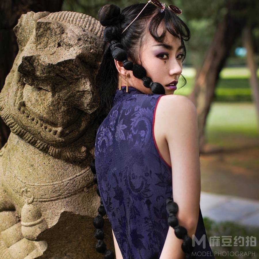 情绪模特