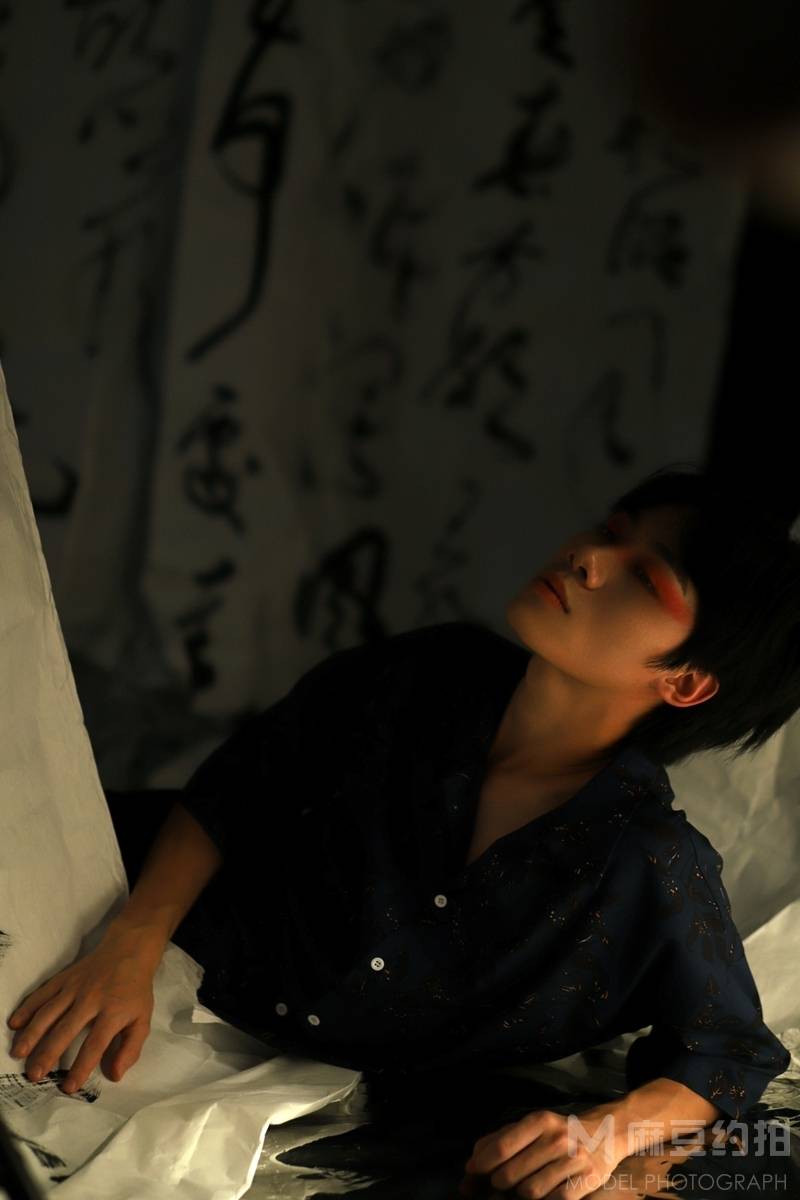 情绪模特