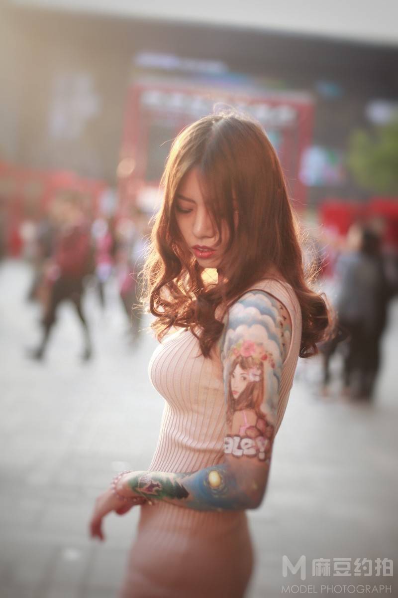 情绪模特