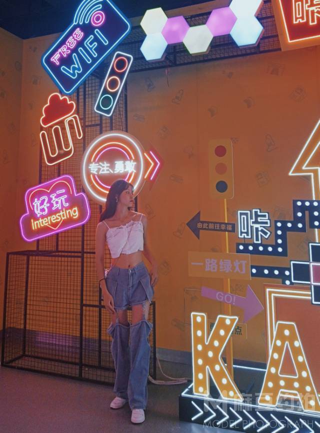 情绪模特