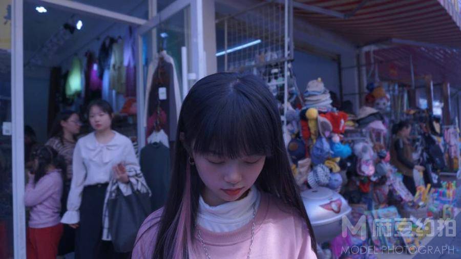情绪模特