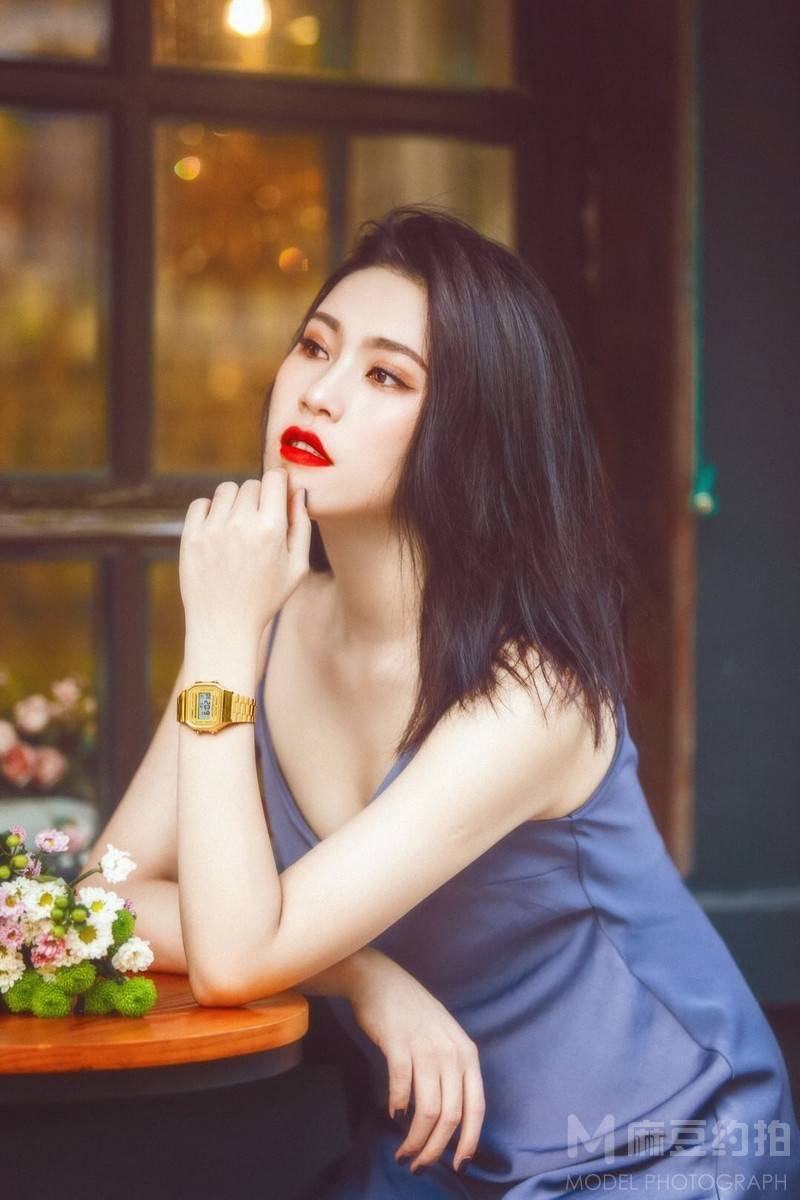 情绪模特