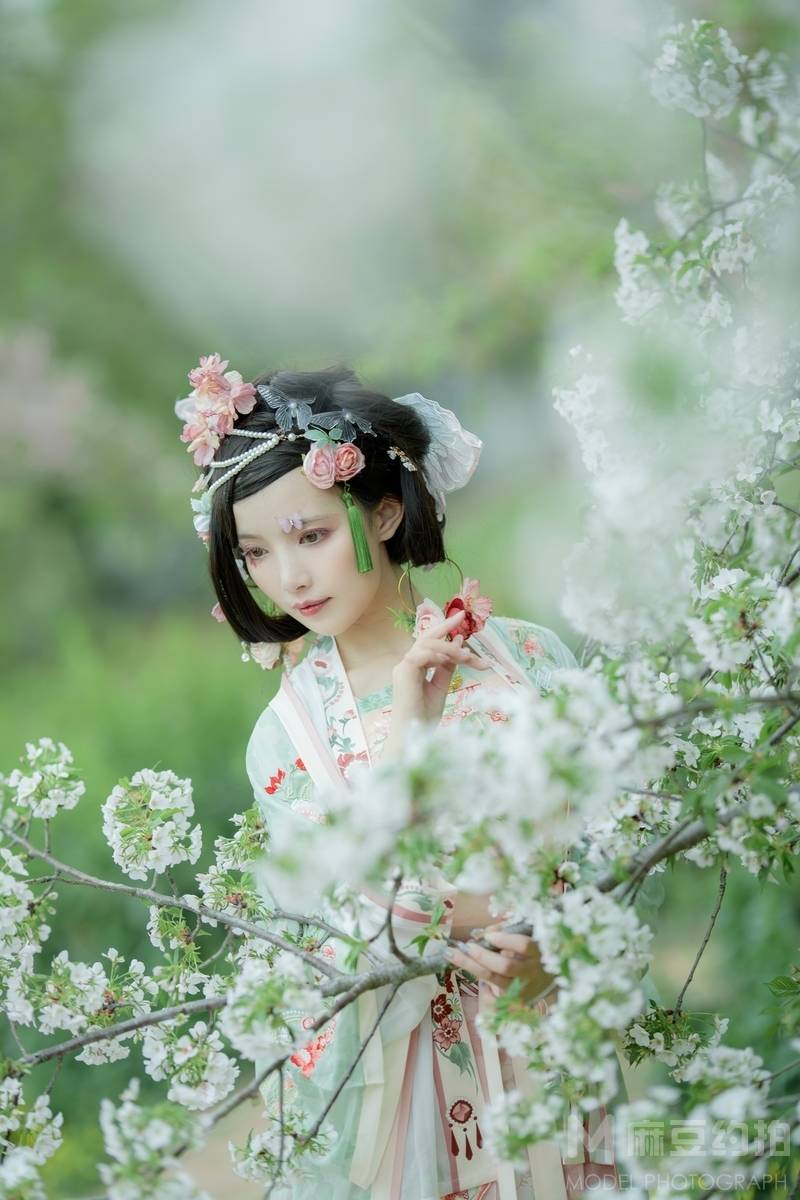汉服模特