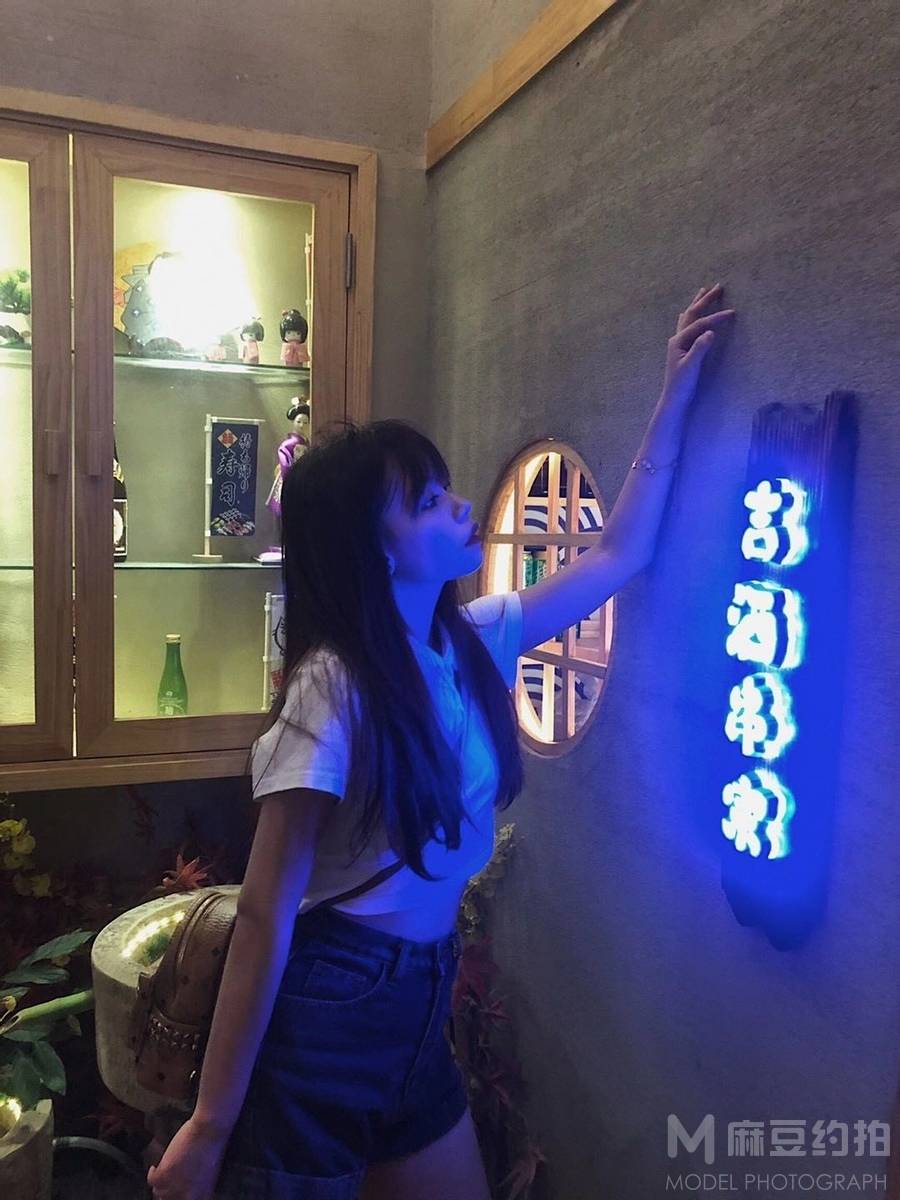 夜景模特