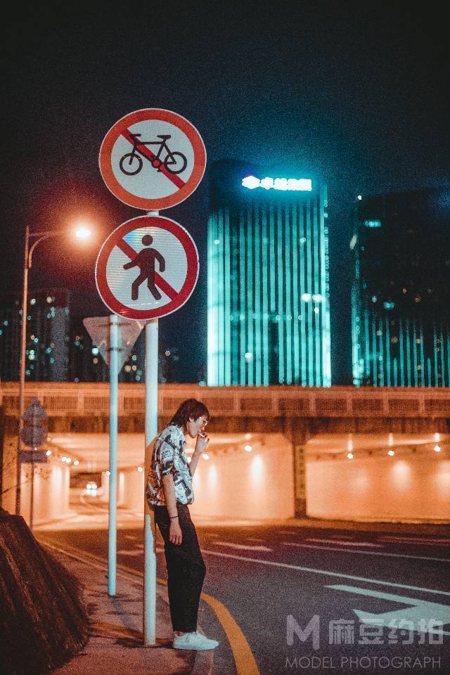 夜景模特
