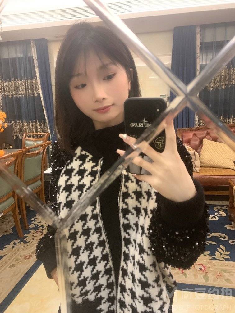 黑白模特