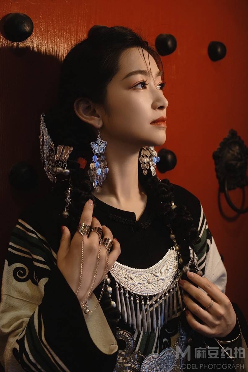 情绪模特