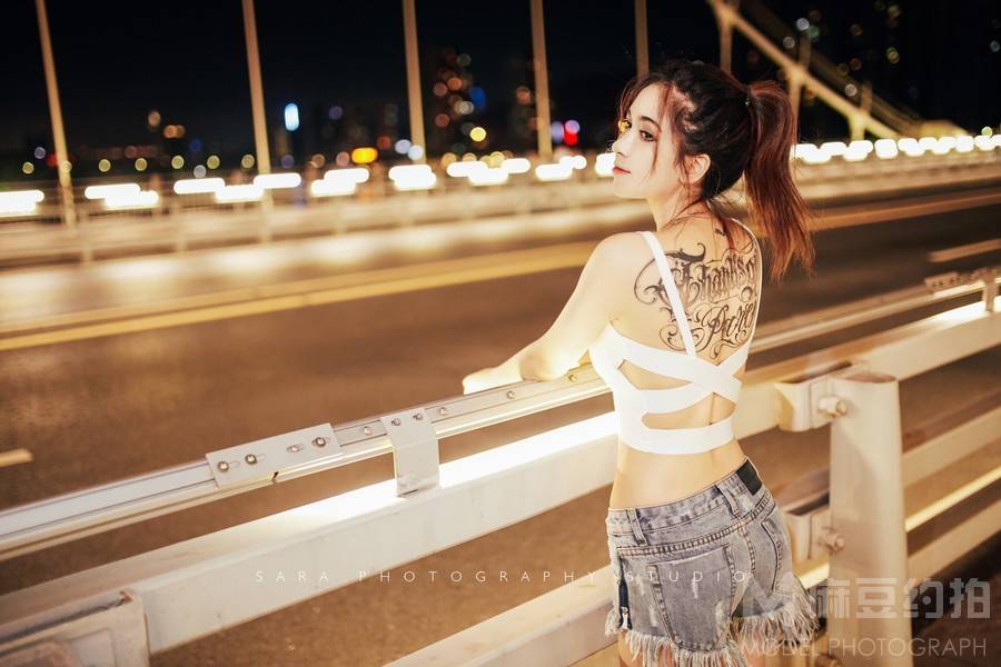夜景模特