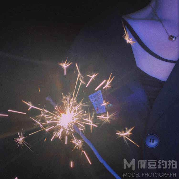 黑白模特