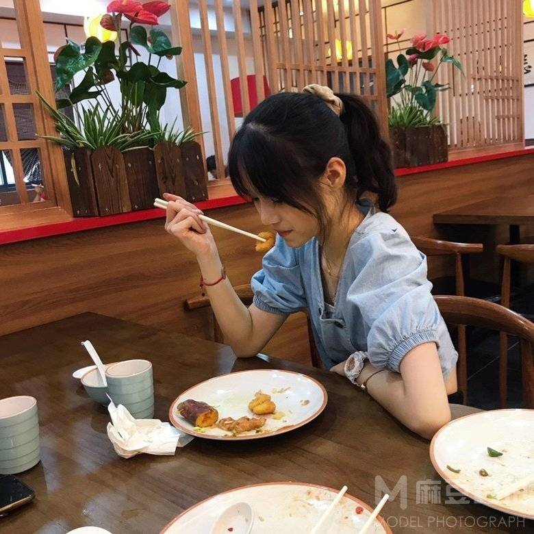 校园模特