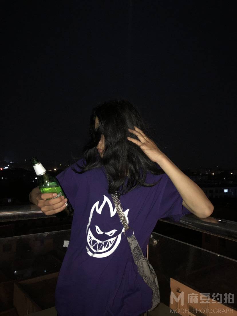 黑白模特