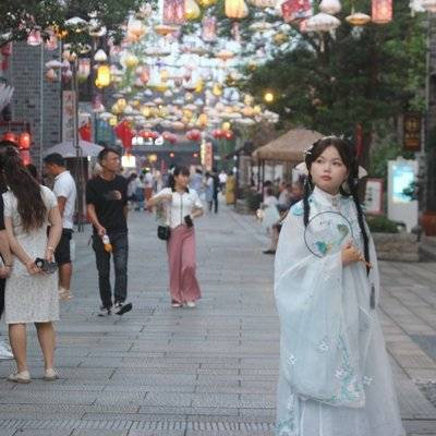 汉服模特