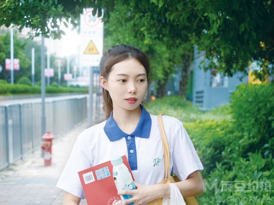 校园模特