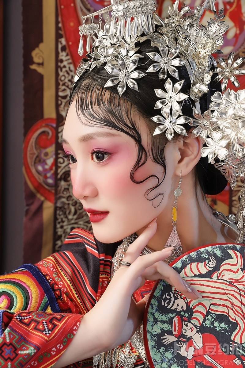 情绪模特