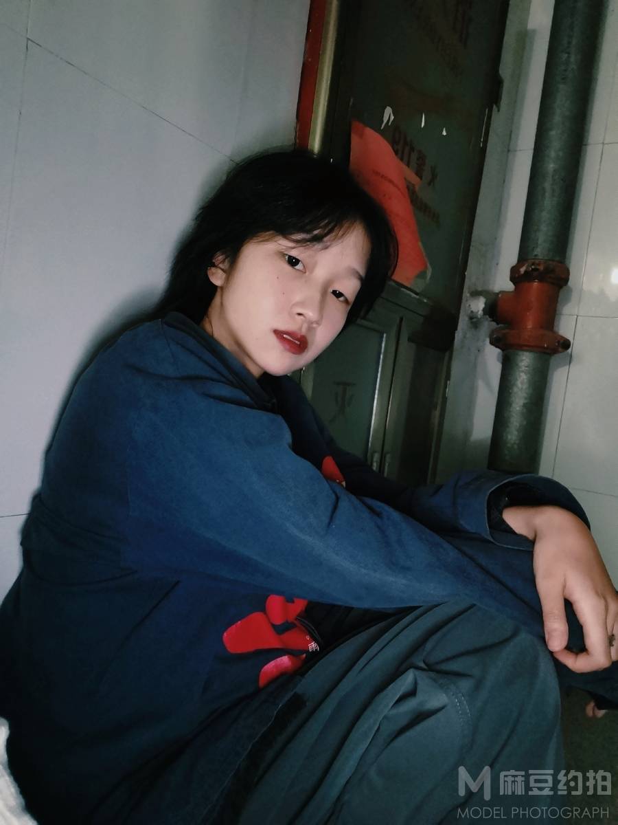 黑白模特
