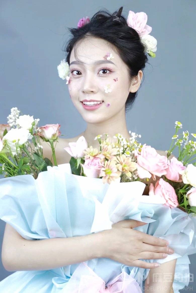 妆容模特