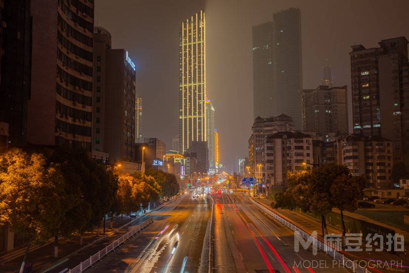 夜景模特