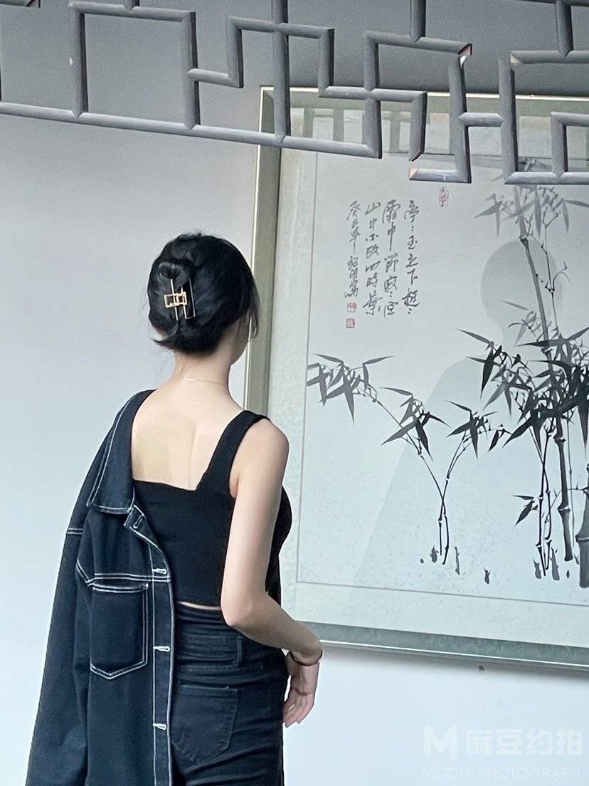情绪模特
