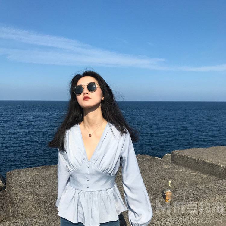 黑白模特