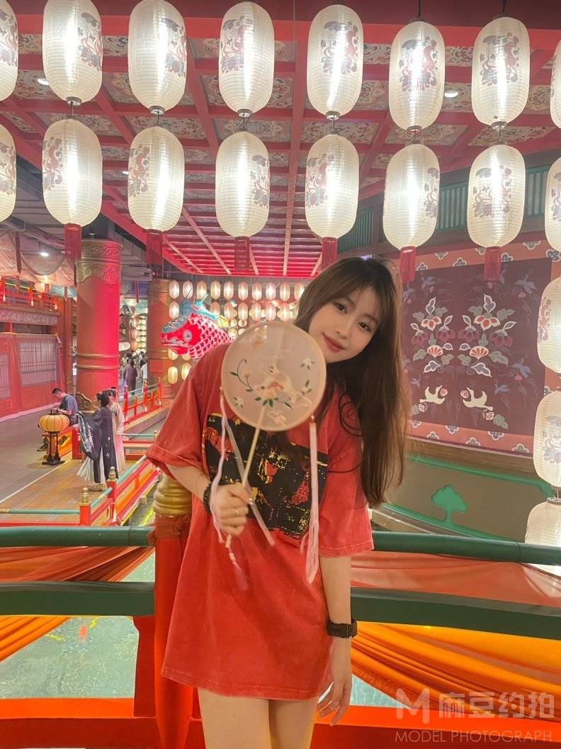 校园模特