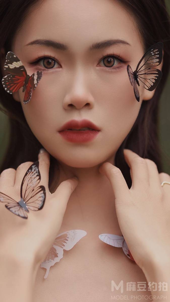 情绪模特