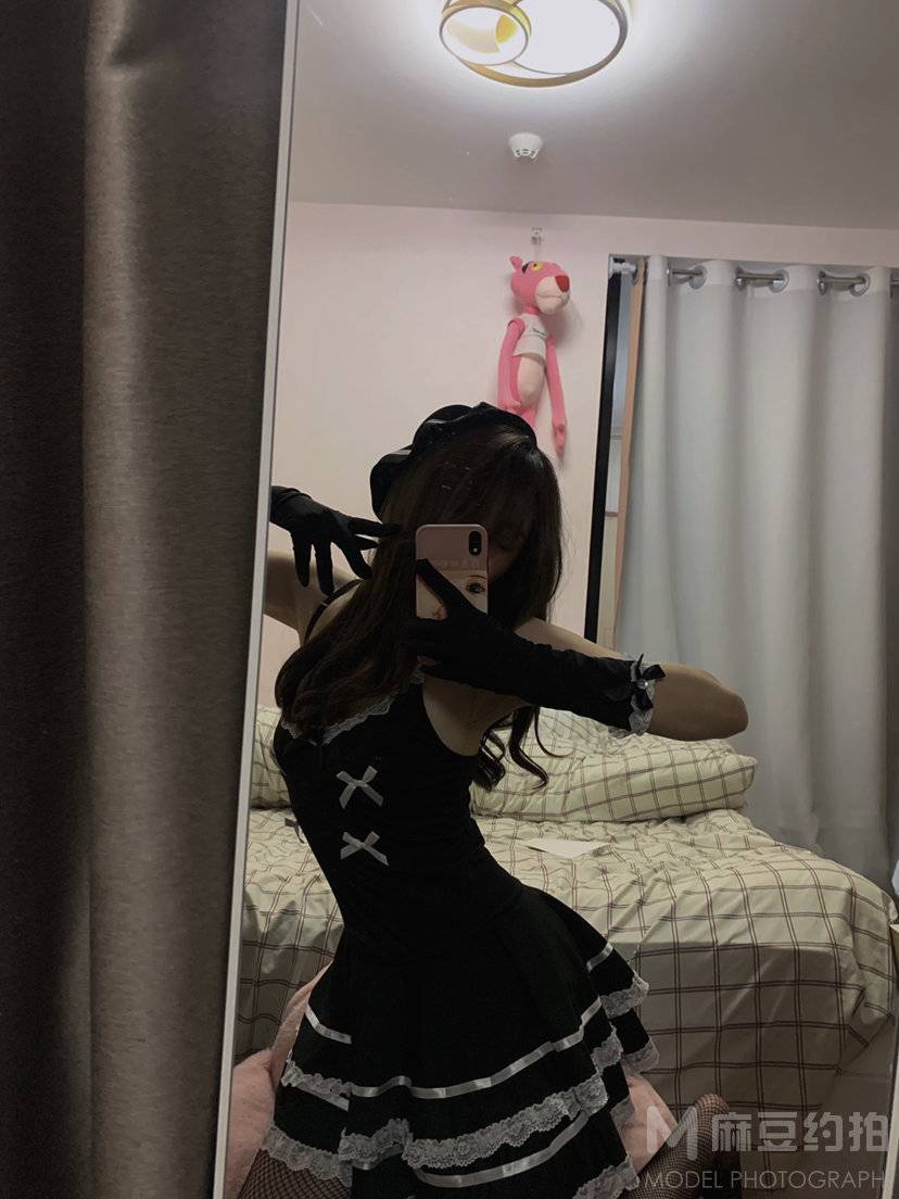 黑白模特
