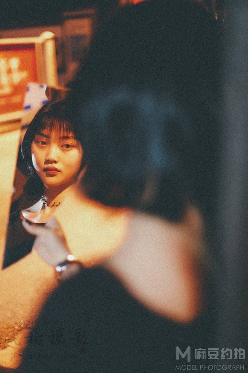 情绪模特