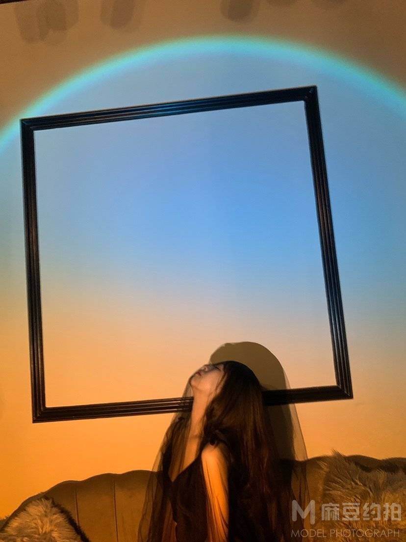 情绪模特