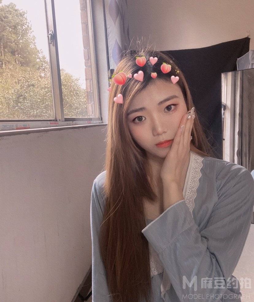黑白模特