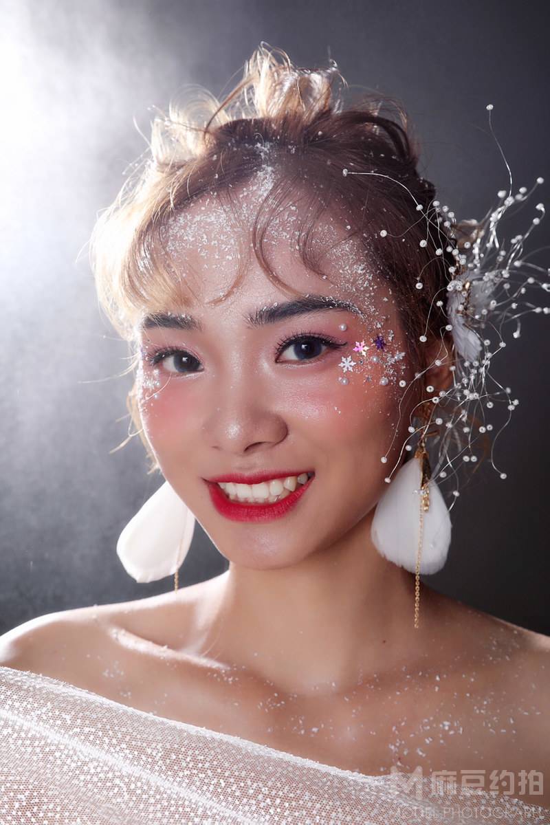 妆容模特