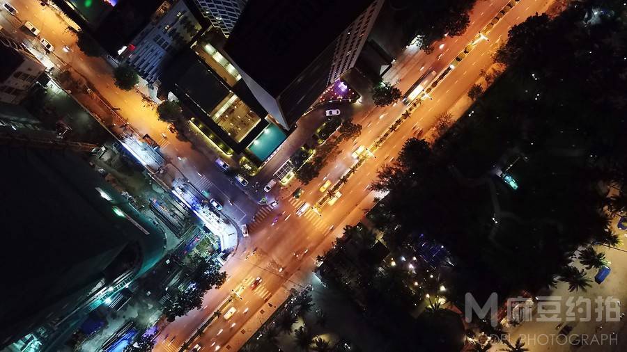 夜景模特