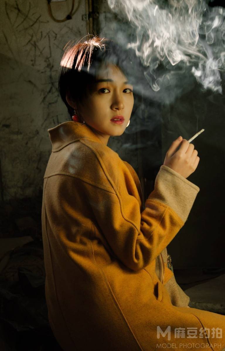 情绪模特