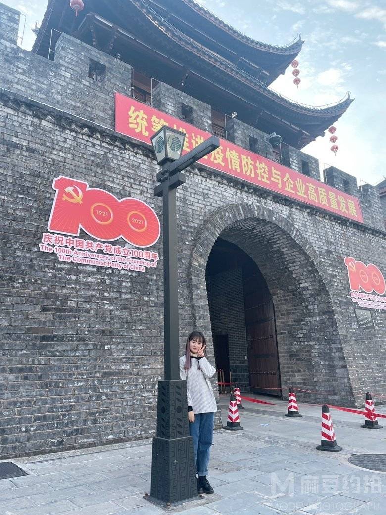 校园模特