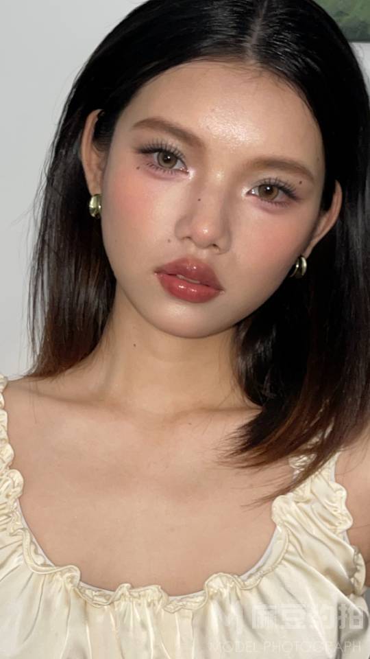 妆容模特