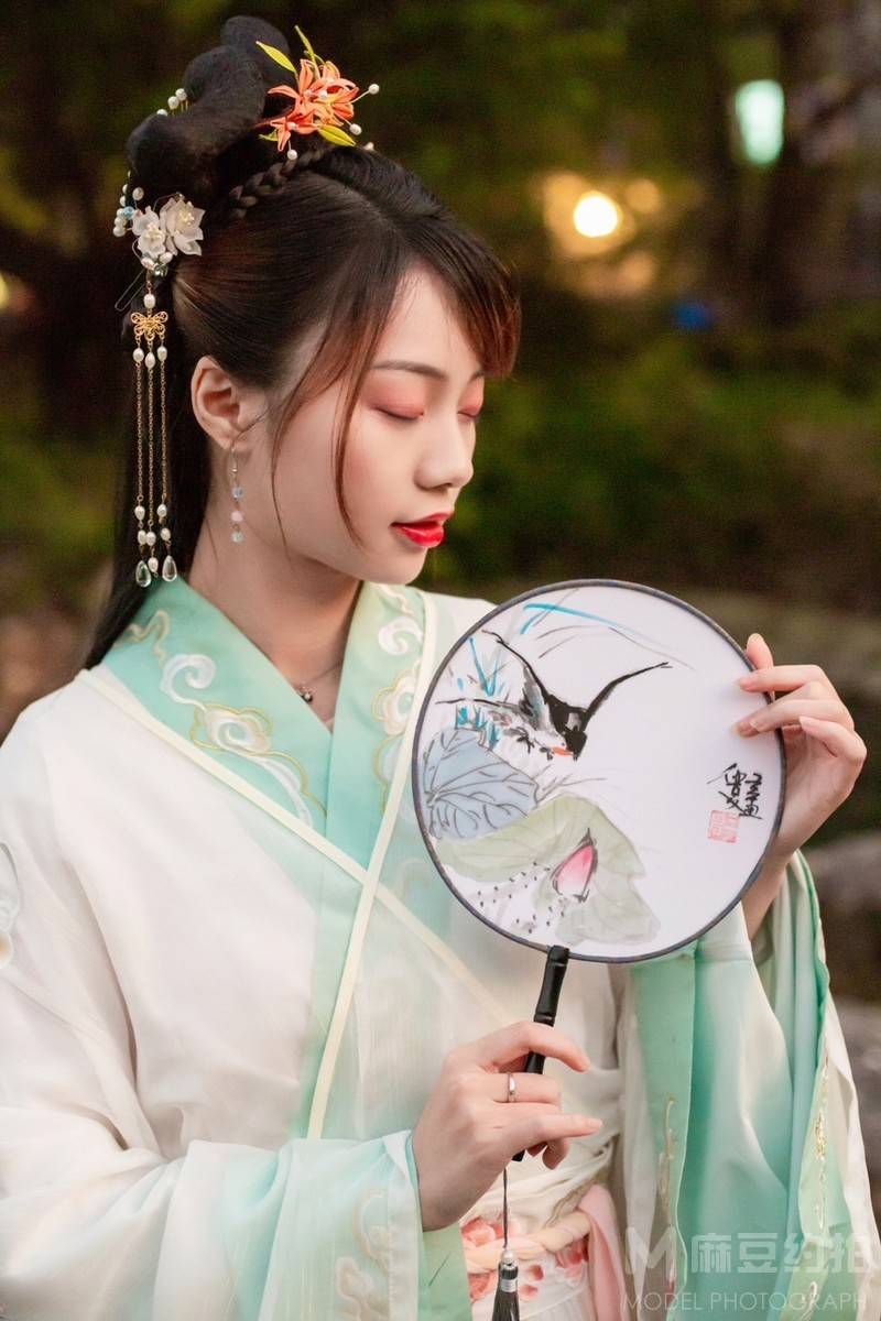 汉服模特
