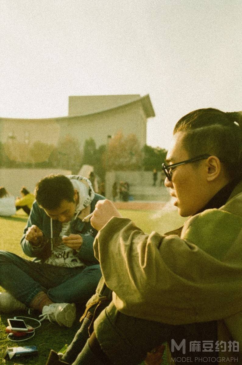 情绪模特