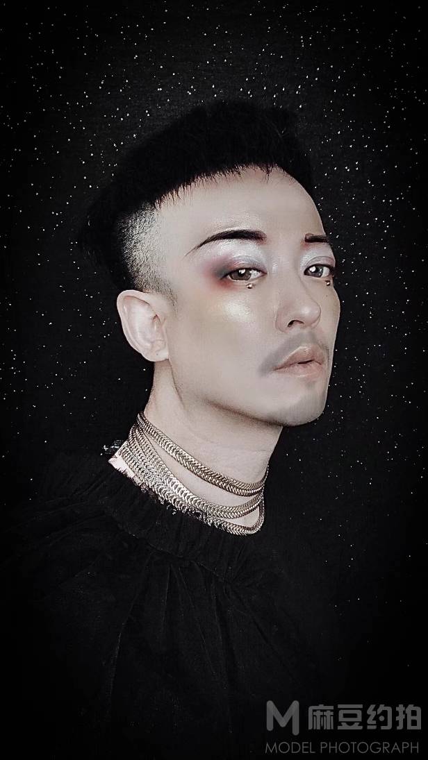 妆容模特