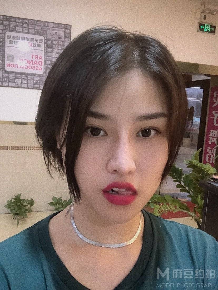 妆容模特