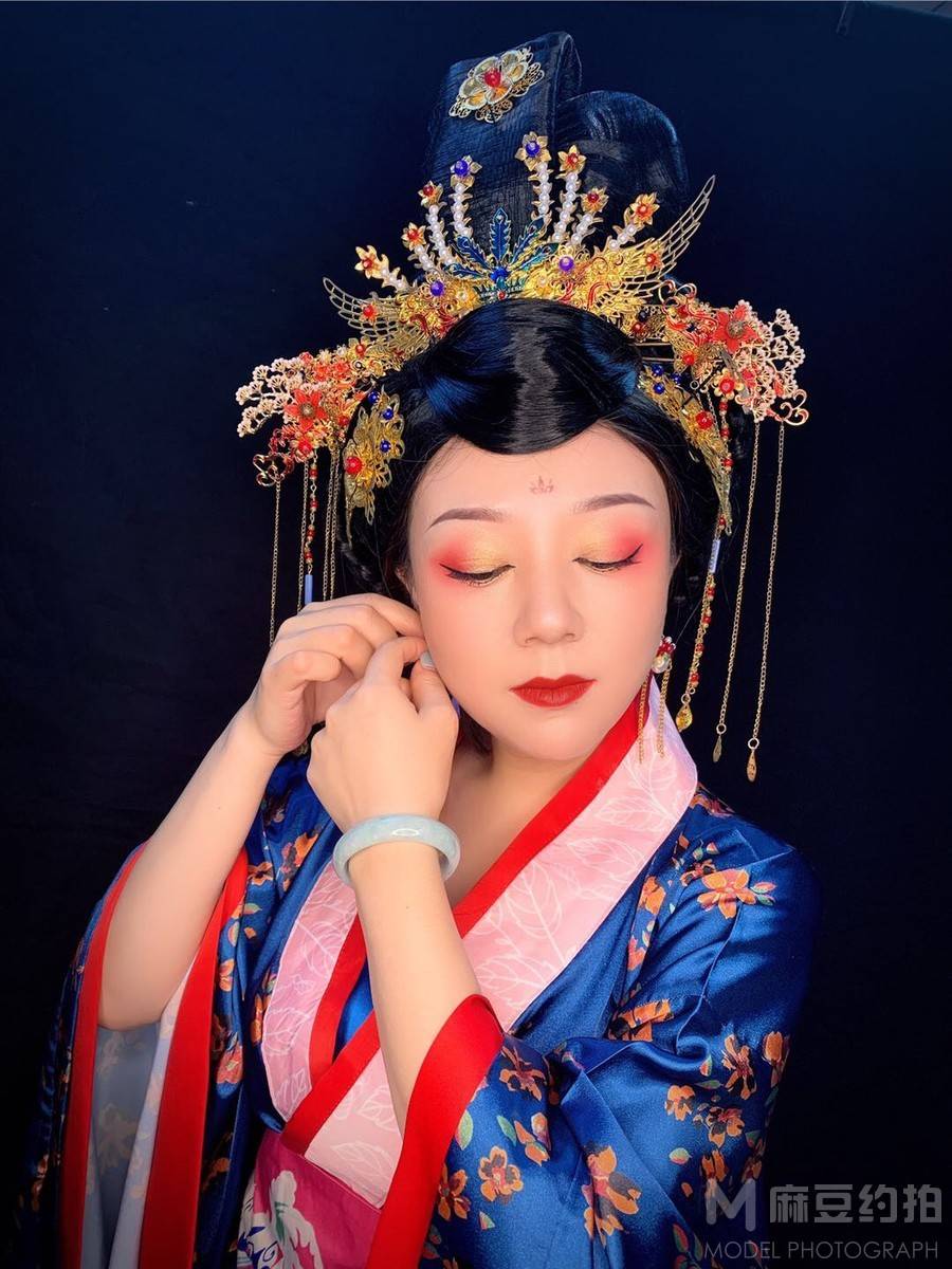 妆容模特