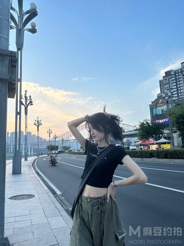 情绪模特