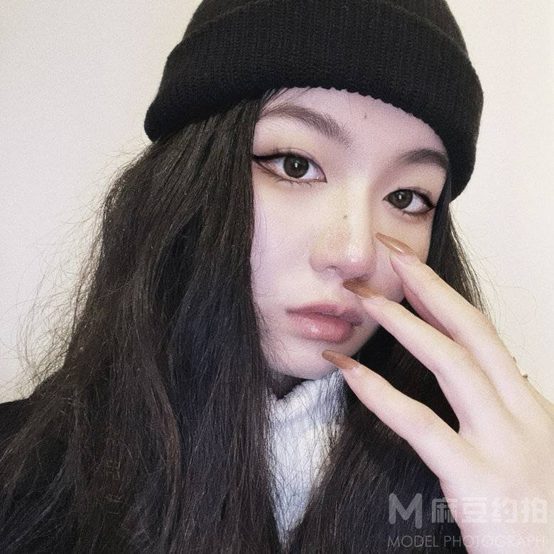 黑白模特