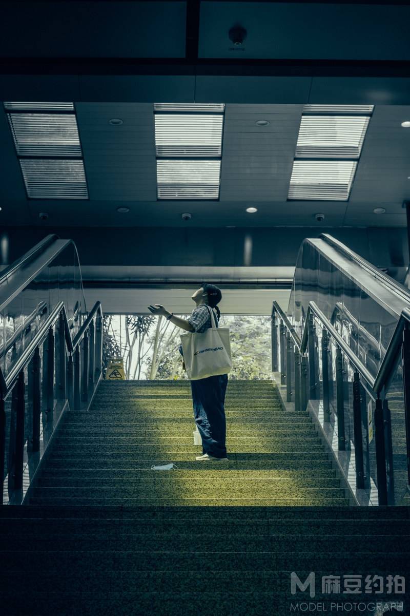 情绪模特