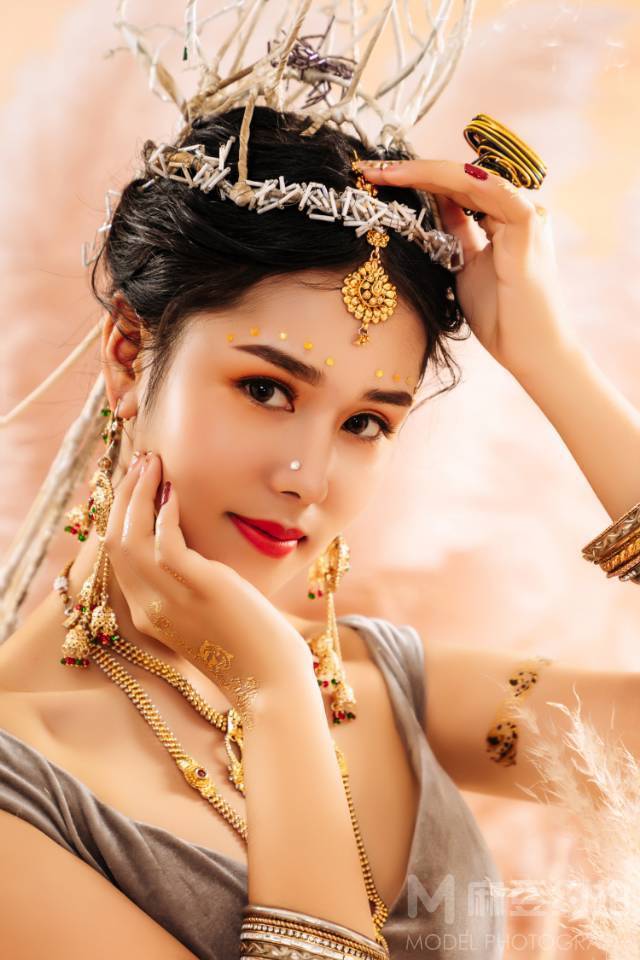 妆容模特