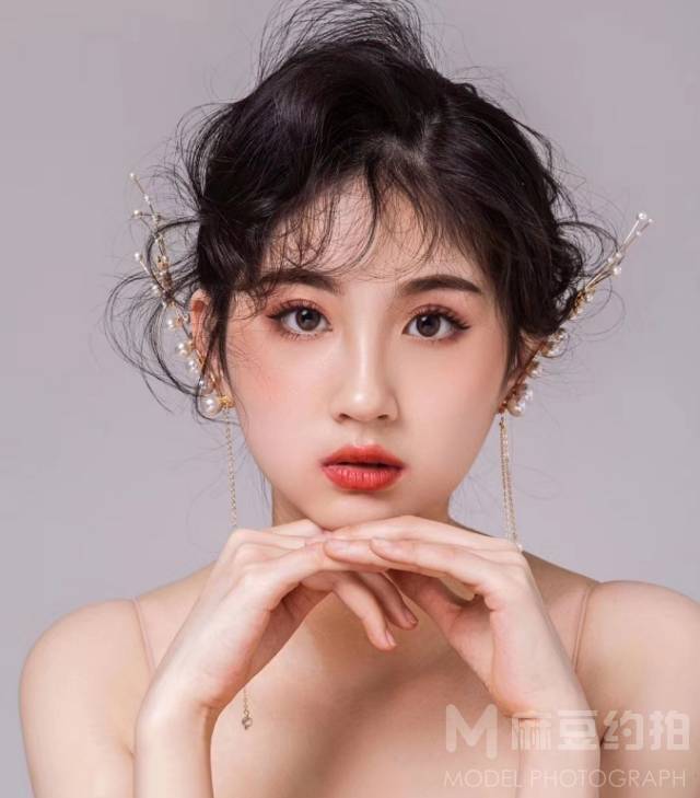 妆容模特