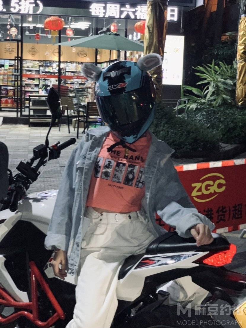胶片模特