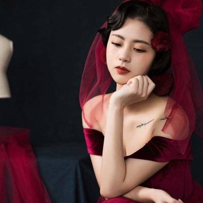 情绪模特