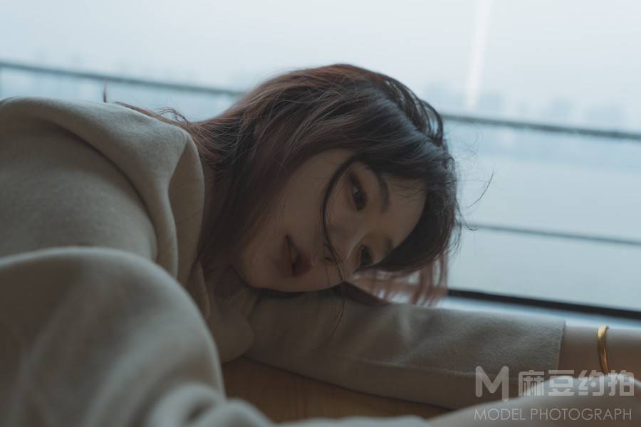 黑白模特