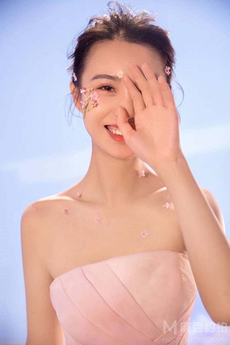 清新模特