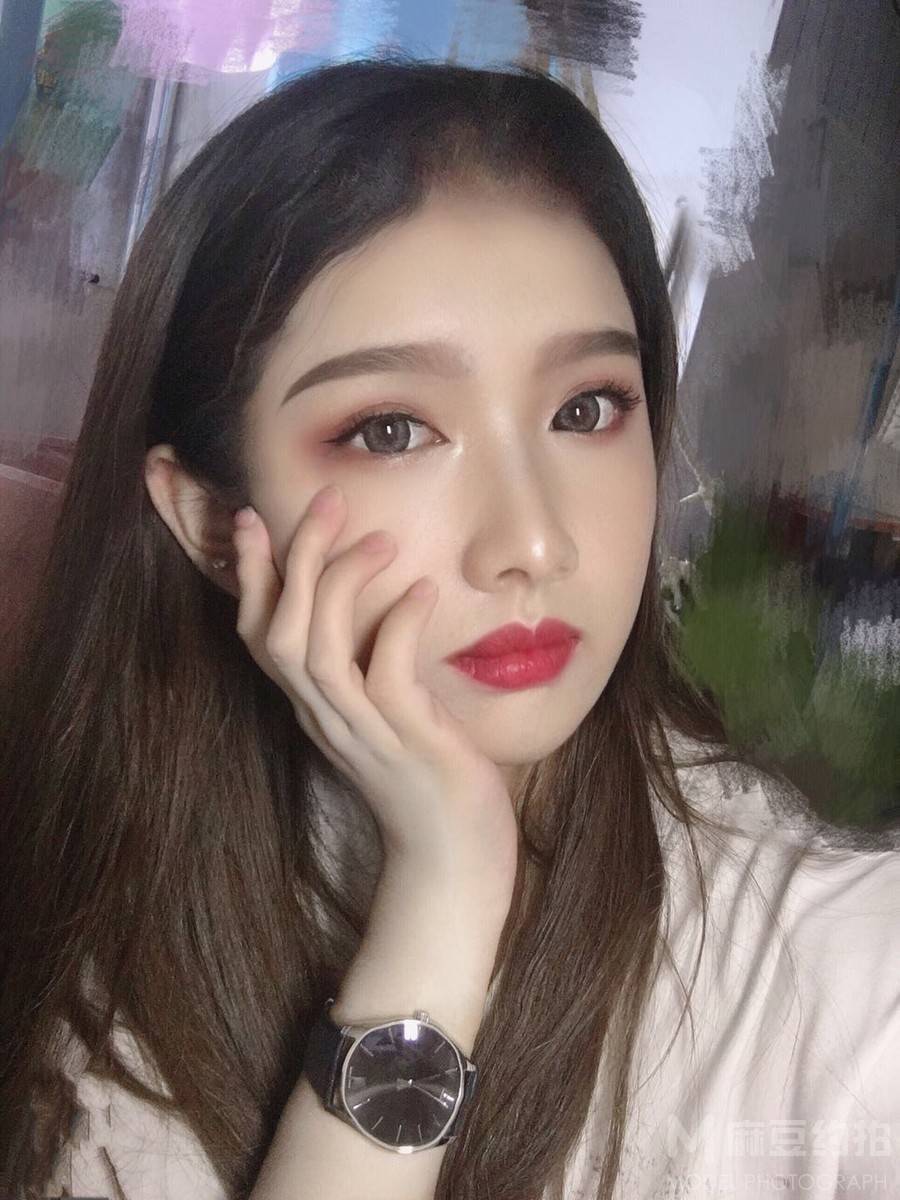 妆容模特