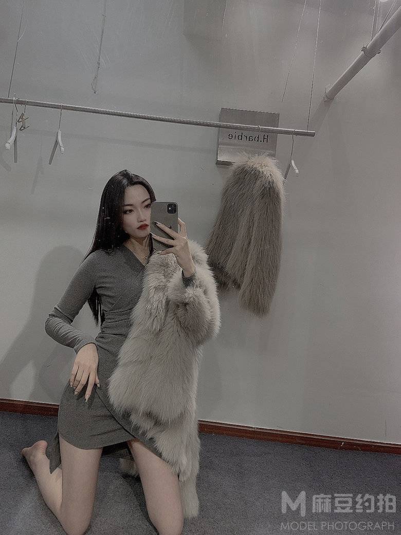 黑白模特